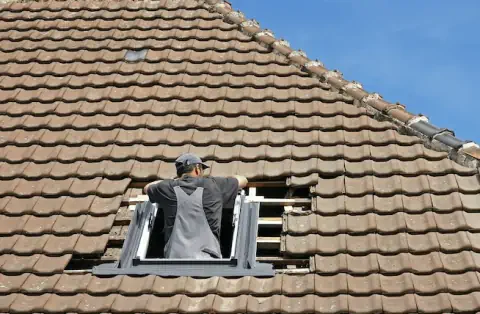 Pose de velux à Labastidette